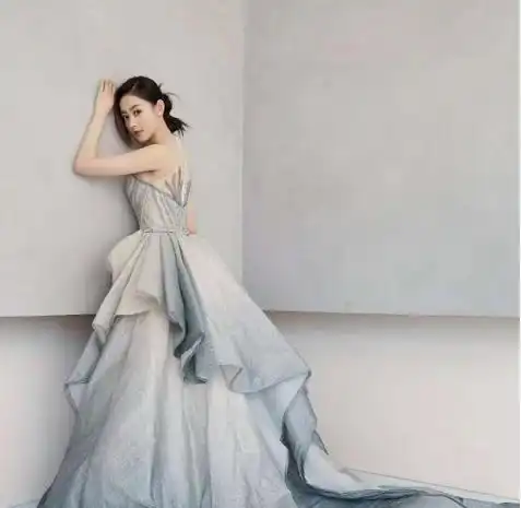 古力娜扎张天爱神仙打架现场,一个仙气少女,一个公主贵气