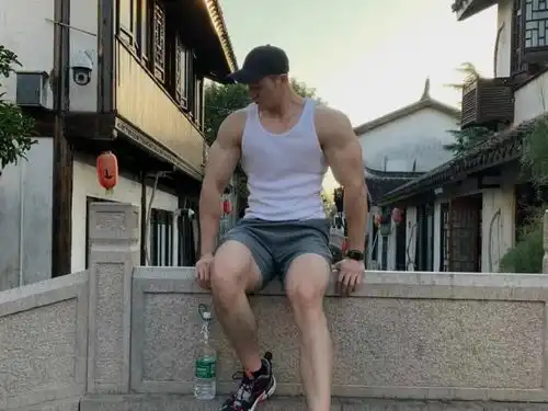 上海193cm健身猛男,颜值高身材好,浑身腱子肉太吸睛