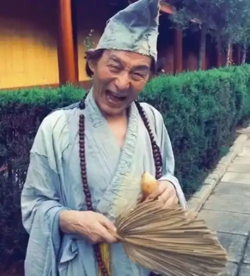他是唯一把济公演活的人,拍戏遇到3件事,他从此一心向佛
