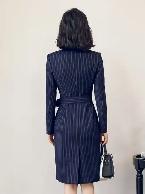 突然又火了一女装,叫气质正装,高贵时髦女神范,开春穿刚好