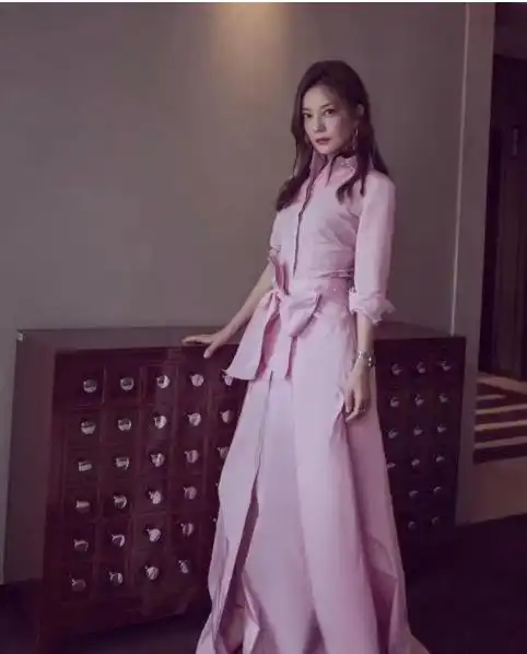 蒋欣的大体格子范冰冰的黑胳肢窝,女明星那些不可言说的痛