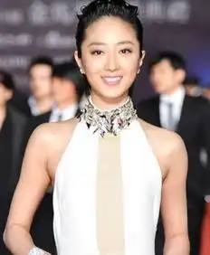 新年必备发型摇身变氧气美女