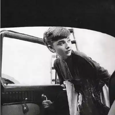 赫本彩色头像经典