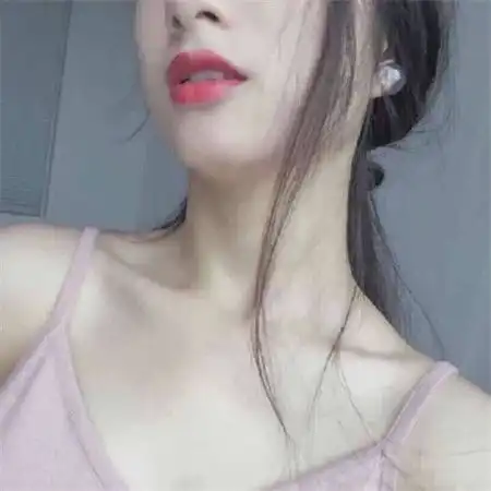 女生性感露肩吊带头像,露肩图片女生版头像

