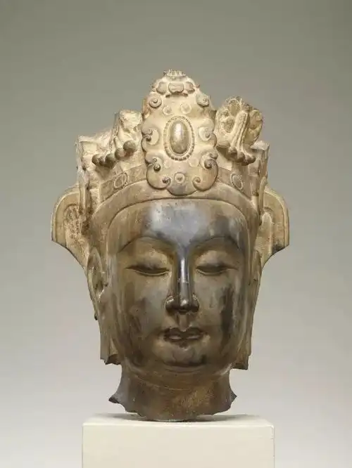 女佛头像五百年