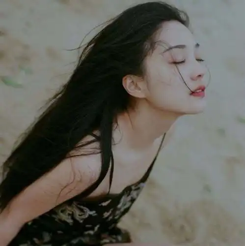 女生头像阳光干净正面肖