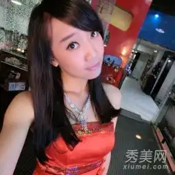 美女旋转一字马爆红甜美私照发型抢先看