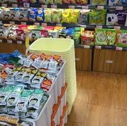 小口大口零食休闲食品加盟图片加盟店装修图