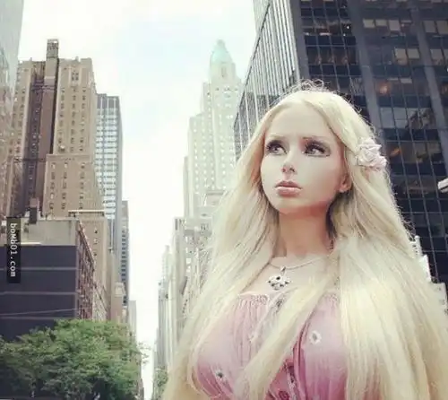 女子为实现飞行梦想,花100万将背部植入翅膀,结果能飞