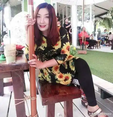 45岁女人爱瑜伽,不为追求好身材,只想有颗少女心