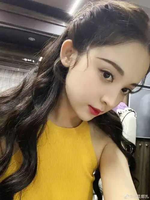 明星居家家里蹲的第12天,为什么女明星们都穿上了gelatopique