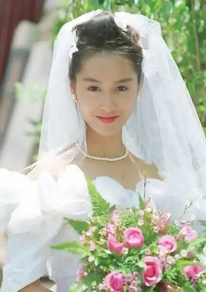 总有一个香港女星,是年少的初恋让你忘不了