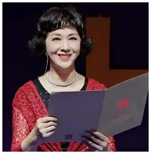 挂历女神龚雪旧照被扒,曾为80年代第一美女,因流氓案远渡重洋