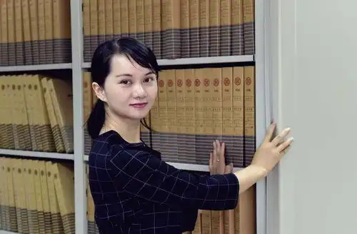 因一张照片改变命运,那个大眼睛女孩苏明娟,如今过得怎么样了