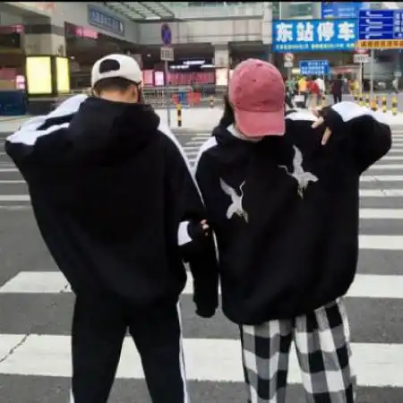 社会qq超拽情侣头像,霸气戴帽子的两张