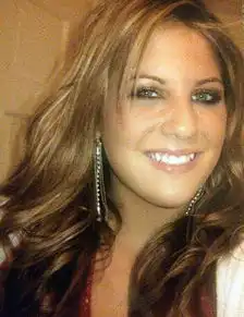 为成为真人芭比美国女子两年花费13万整容