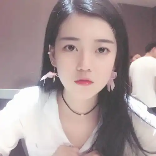 一个美女一直对我说哈哈哈哈哈哈哈她到底是啥意思