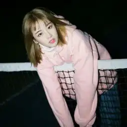 三次元短发女生头像拔河