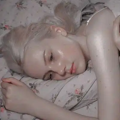 欧美风格头像小众审美.