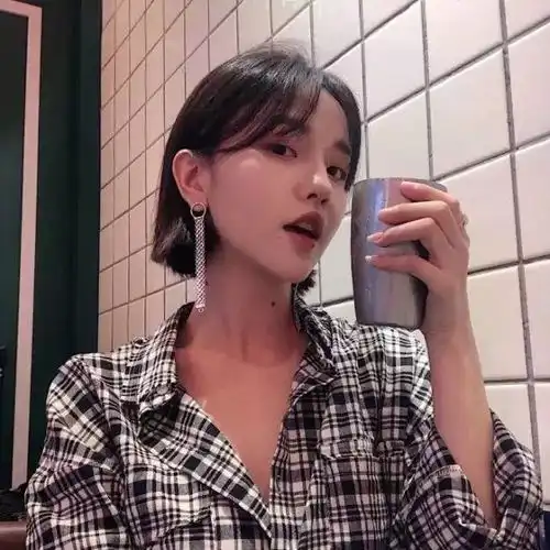 女生头像,我想要一生,两人,三餐,四季