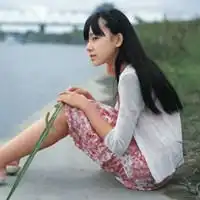 很随性的情感女生头像图片