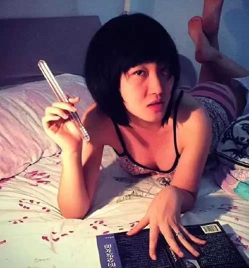 广东女孩考上985名校,大三嫁大18岁大叔,休学生子,现状如何