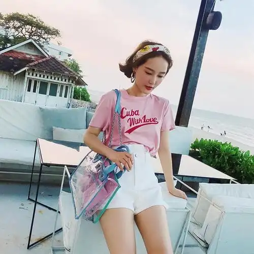 马卡龙色t恤,化身清新小仙女