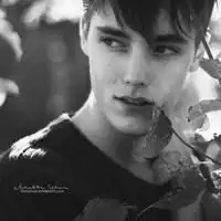 微信头像男生简单气质英文微信头像图片大全