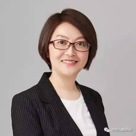 父亲卖血养大儿子被啃老,今天对孩子的溺爱就是对自己以后的报复