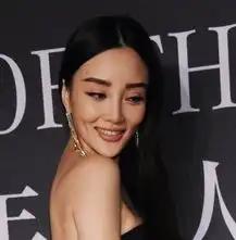 女星自拍女神长相扑朔迷离摄影师下狠手还原真容