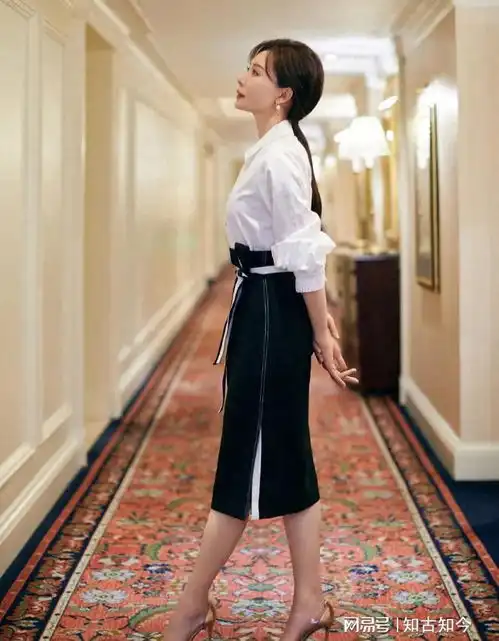 原来陈数才是人间尤物,人如菊开的那一刻,网友心动了