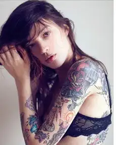 夏日性感秘密游离在天使与魔鬼间的纹身女孩