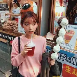 酷酷美少女吃货女生最可爱