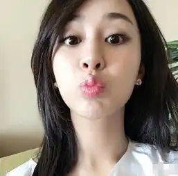 杨紫晒自拍再撞脸陈意涵娜扎傻傻分不清