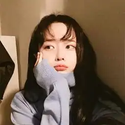 女生真人头像戴口罩学生