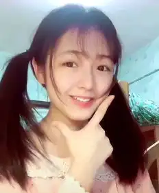 抖音上又火了一位高中生,只因一个小动作圈粉无数,网友,好调皮