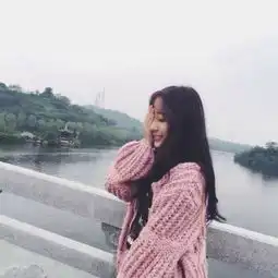 背影的女生头像