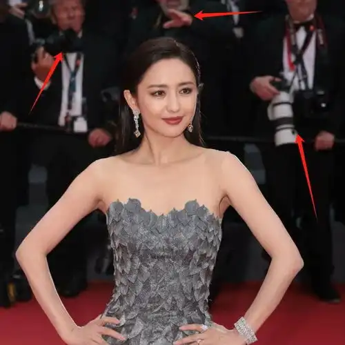 戛纳红毯现场我国多位女星太尴尬,被摄影师集体无视,千惠除外
