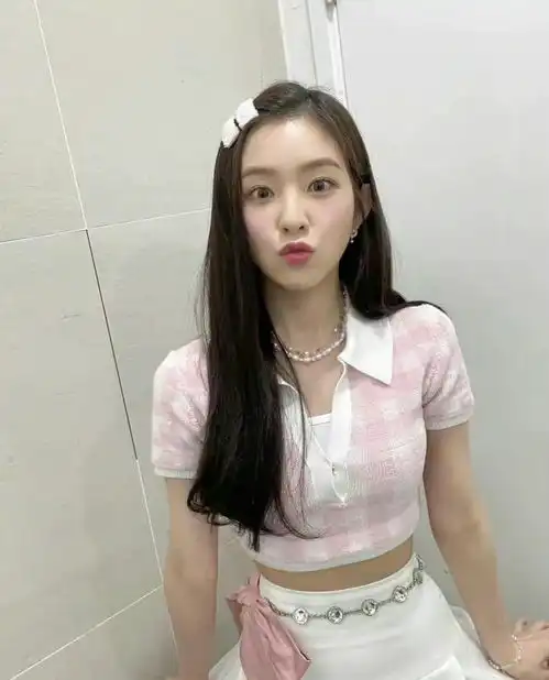 快来跟迪丽热巴和郑秀晶一起反对高颅顶颜值霸凌