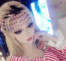 她只靠化妆没整容,被赞中国最美真人芭比娃娃,这技术太逆天了