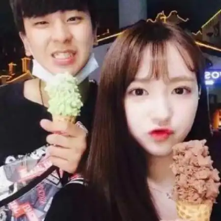 头像图片女一左一右马伊