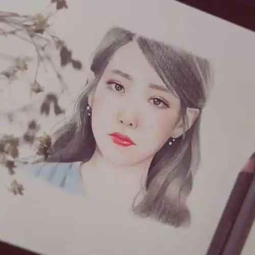 妈妈问我为什么要跪着看手机这个画功真的牛,特点一抓一个准啊这个手我想要