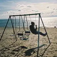 在海边的伤感男生头像一个人在海边伤感头像看不见他的脸