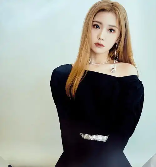 硬糖少女星光红毯造型,希林娜依高像在逃公主,刘些宁宫廷风我爱了