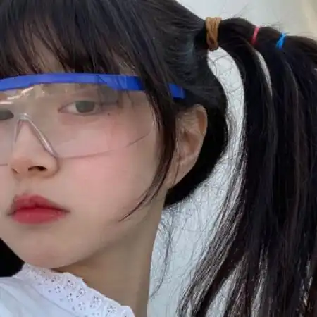 可爱头像女生眸光换得你一笑