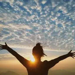 夕阳下的背影女生头像情