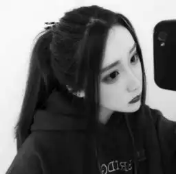 超拽女生头像不露脸绝情