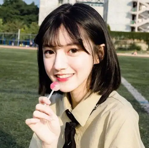 晚安心语181018女孩子都是公主,不可以一直在爱里受苦