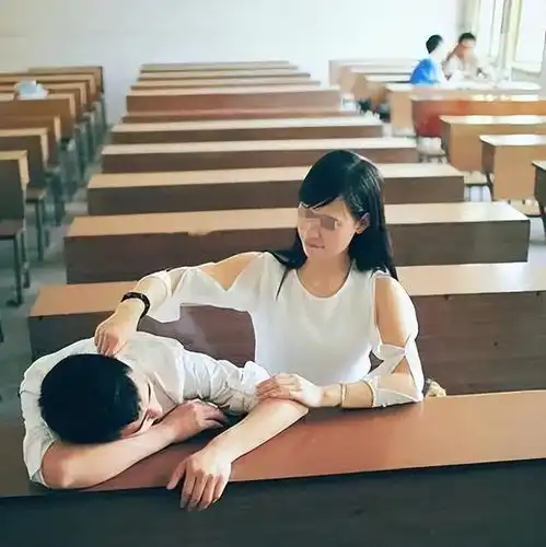 2000年广州一桩女学生婚外畸恋引发的悲剧