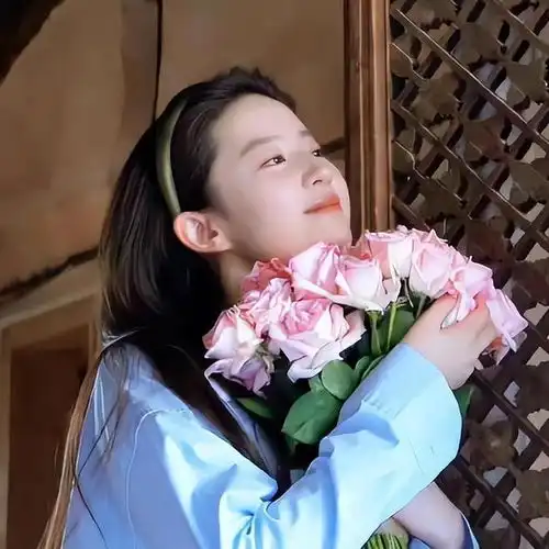 清新淡雅意境女头像黄惠萍